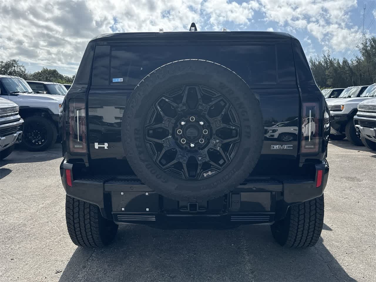 2025 GMC HUMMER EV 2X 11