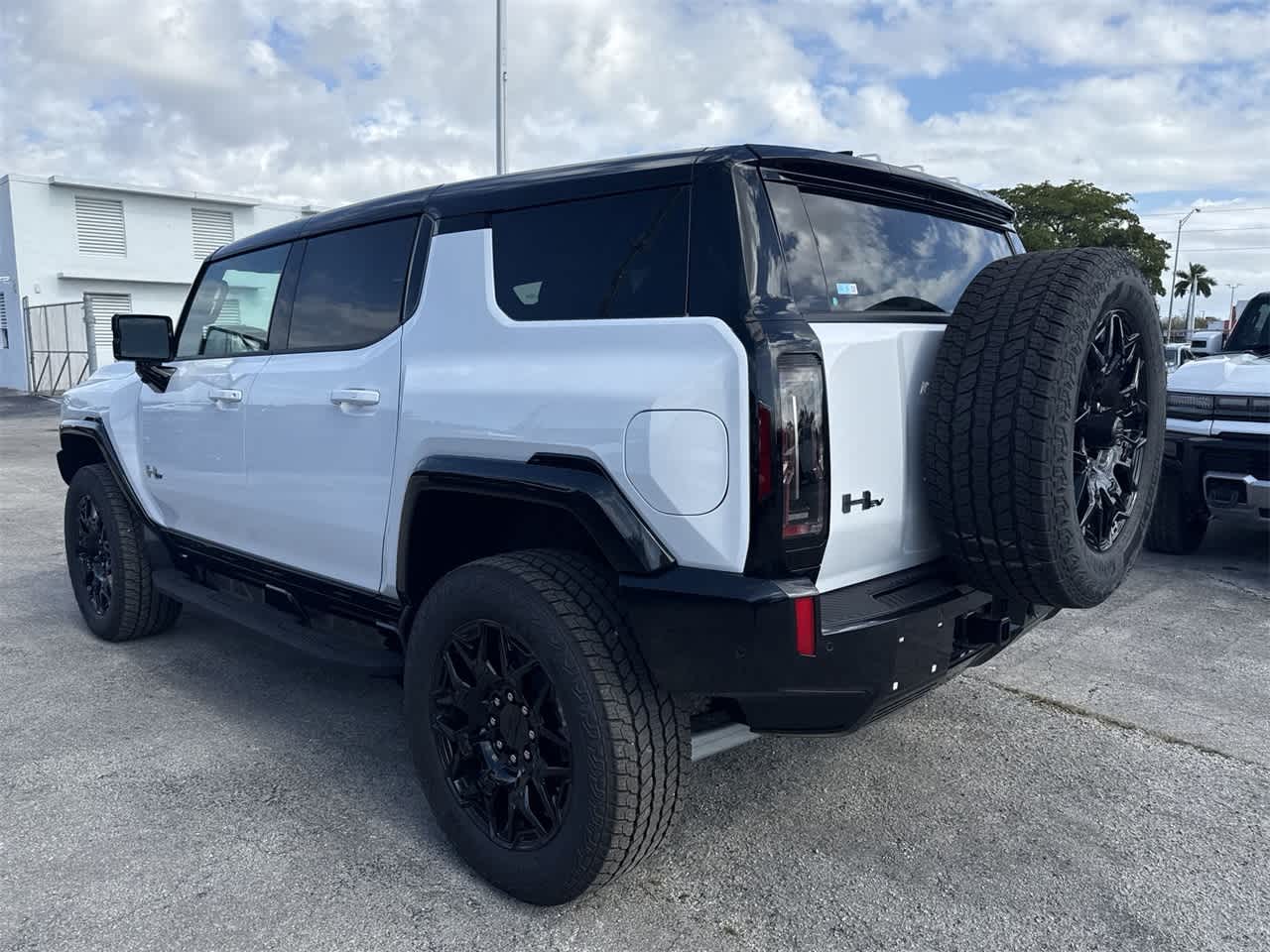 2025 GMC HUMMER EV 2X 13