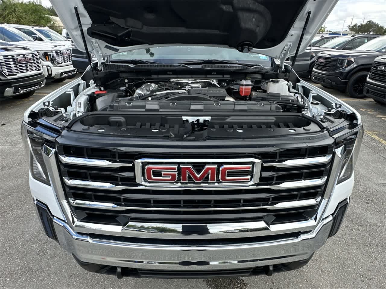 2025 GMC Sierra 2500HD SLE 4WD Reg Cab 142 16