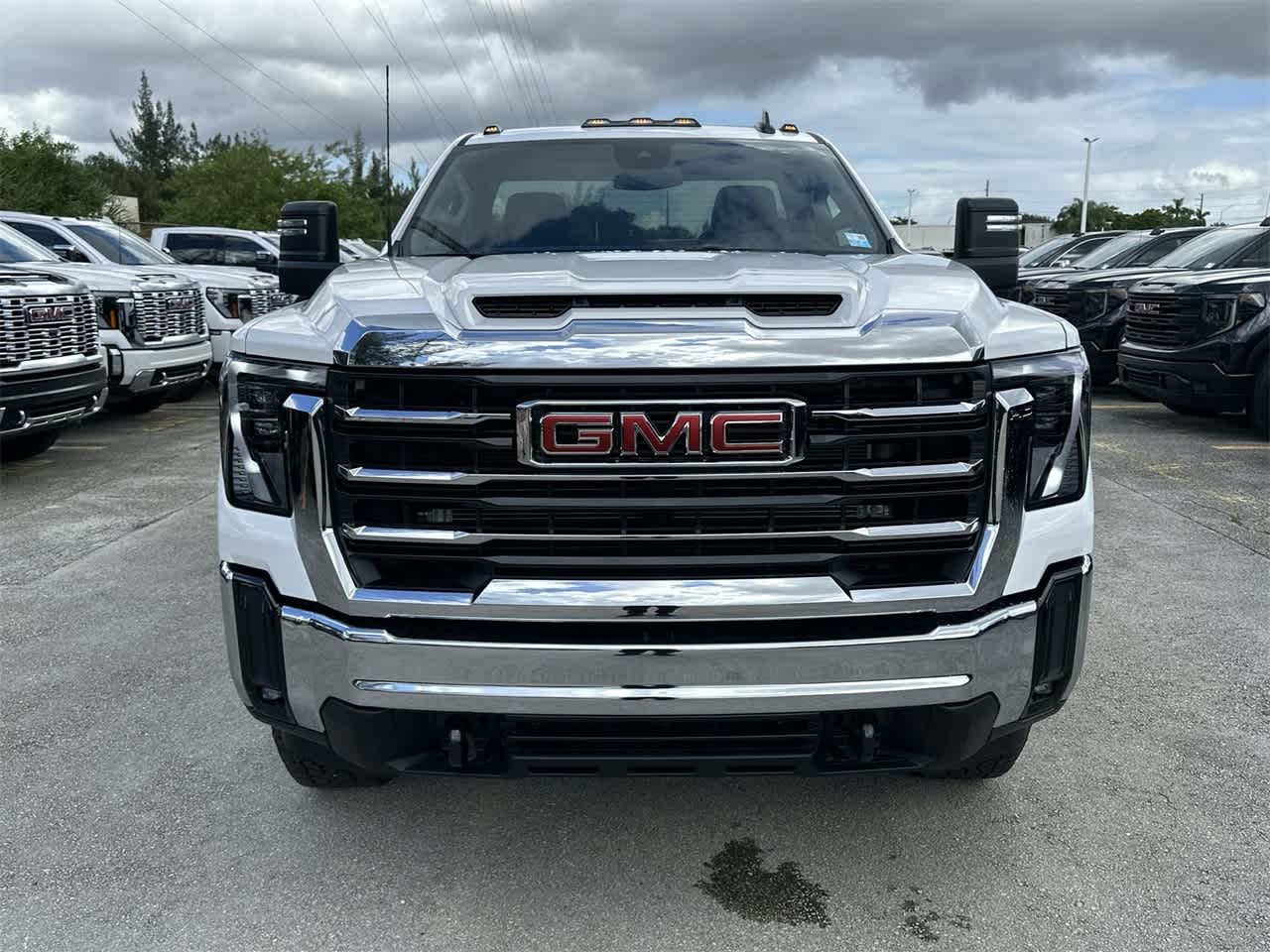 2025 GMC Sierra 2500HD SLE 4WD Reg Cab 142 8