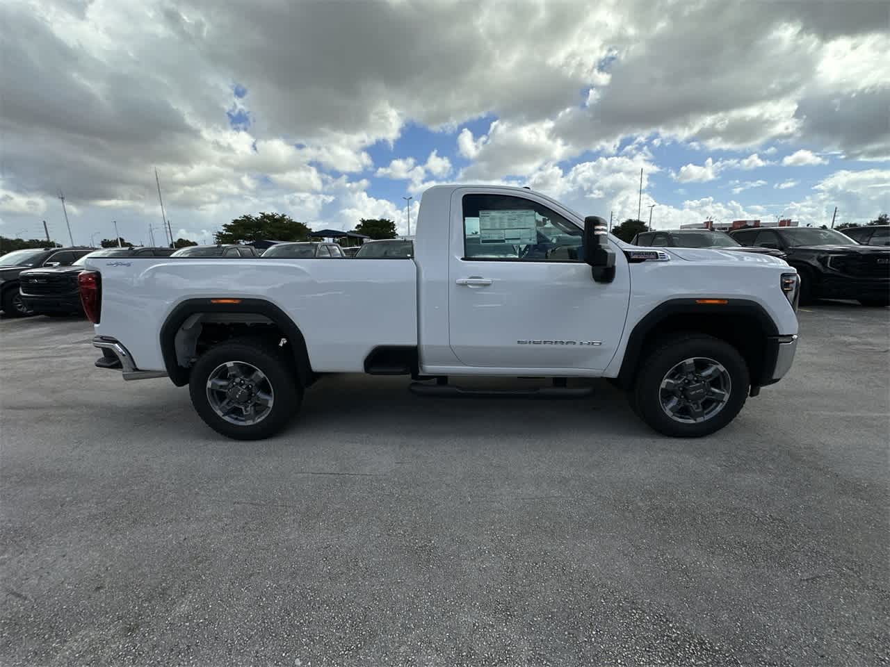 2025 GMC Sierra 2500HD SLE 4WD Reg Cab 142 10