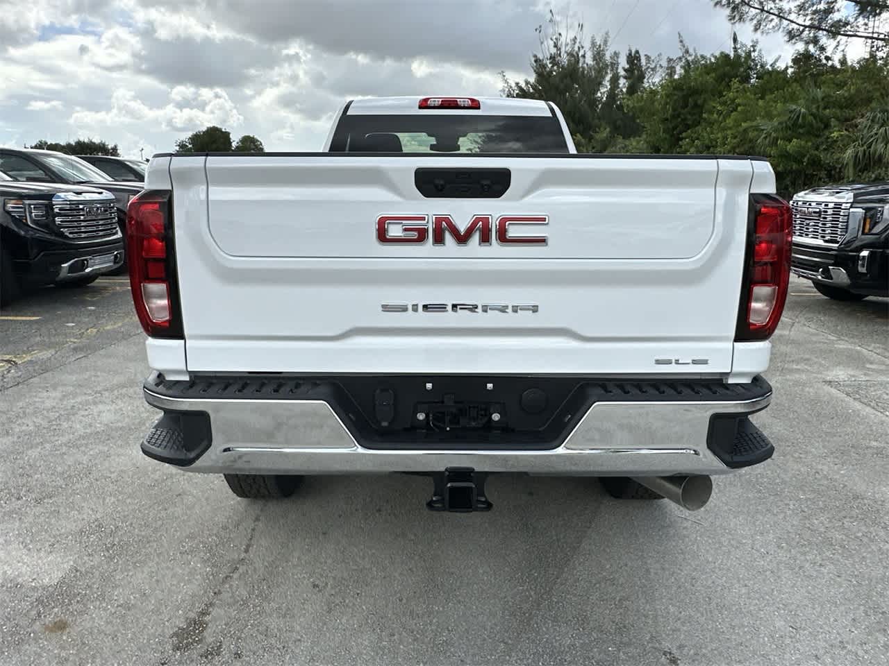 2025 GMC Sierra 2500HD SLE 4WD Reg Cab 142 11