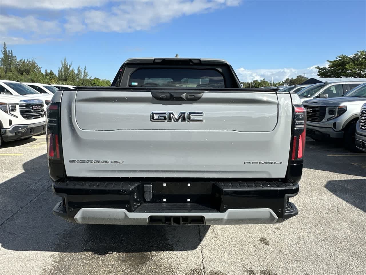 2024 GMC Sierra EV Denali Edition 1 e4WD Crew Cab 5