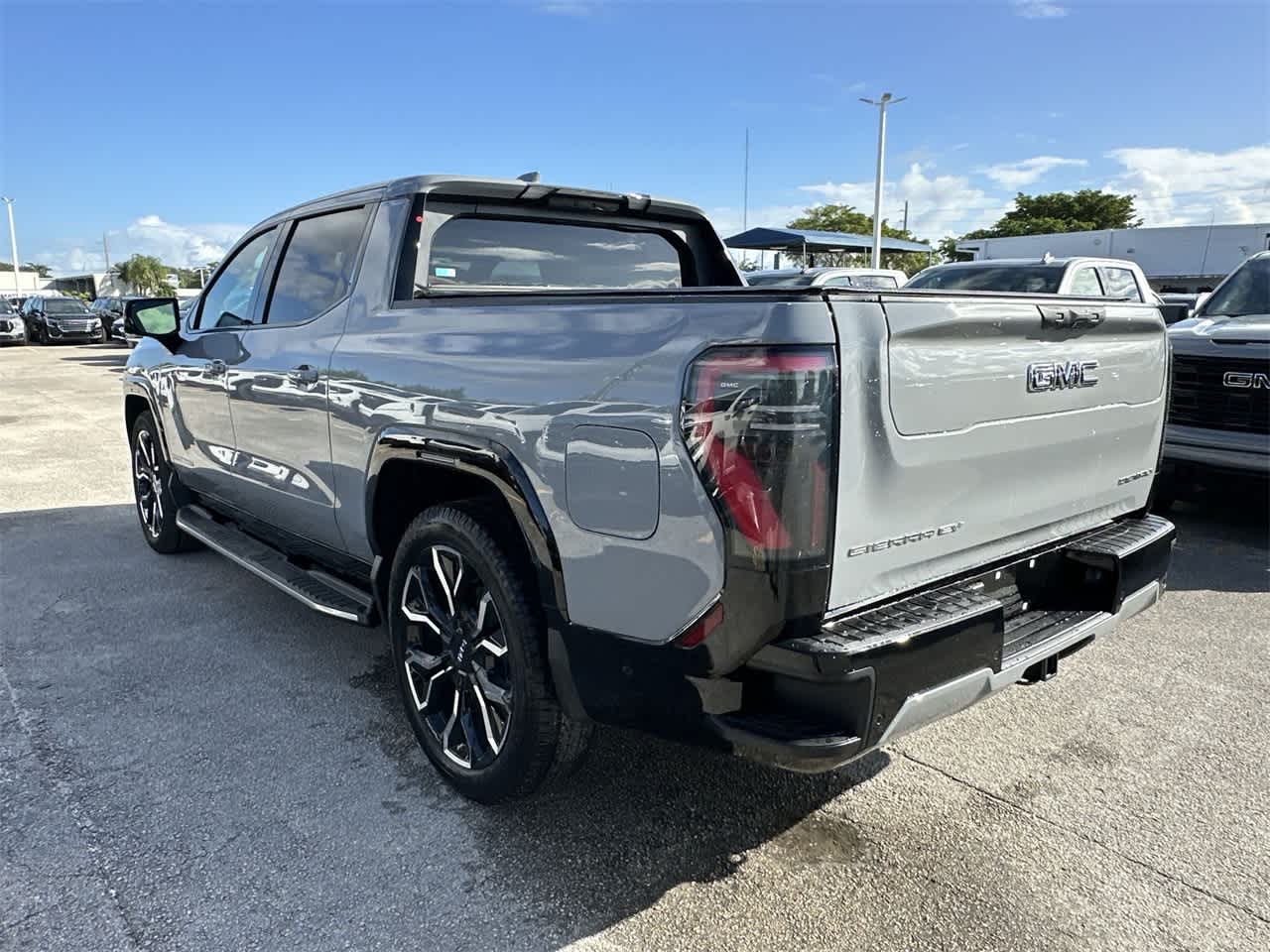 2024 GMC Sierra EV Denali Edition 1 e4WD Crew Cab 7