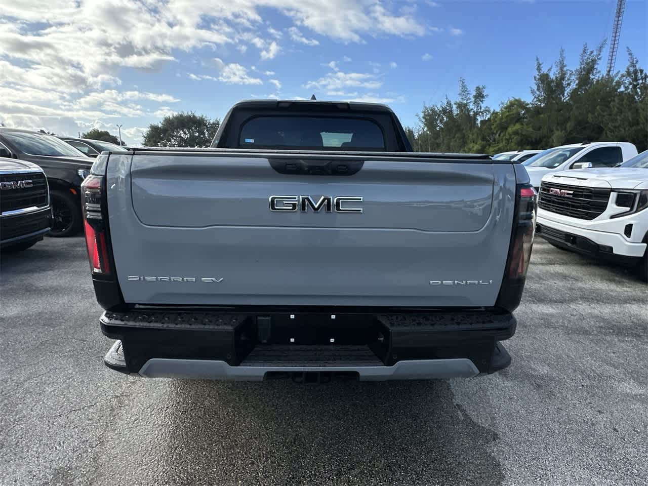 2024 GMC Sierra EV Denali Edition 1 e4WD Crew Cab 5