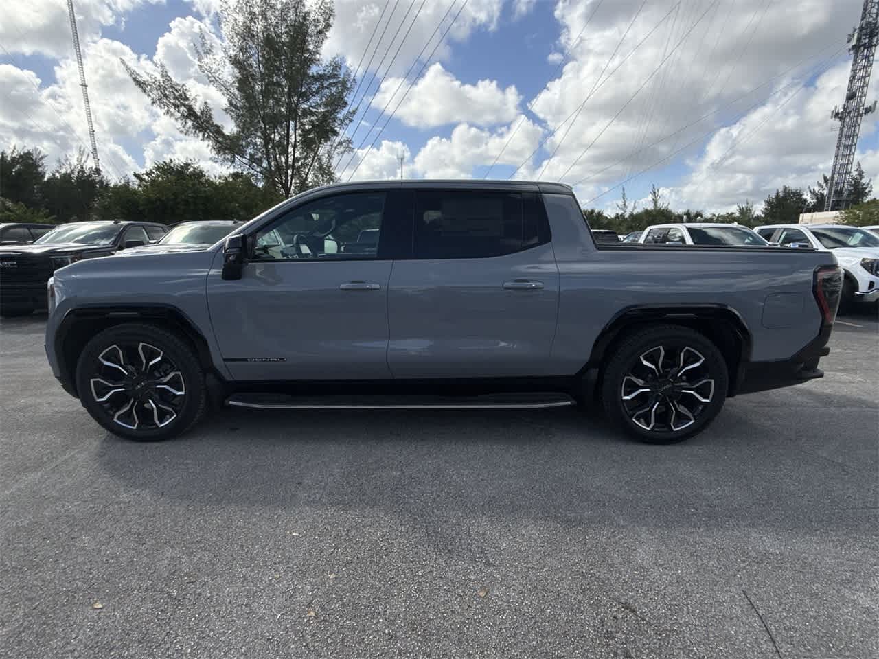 2024 GMC Sierra EV Denali Edition 1 e4WD Crew Cab 14