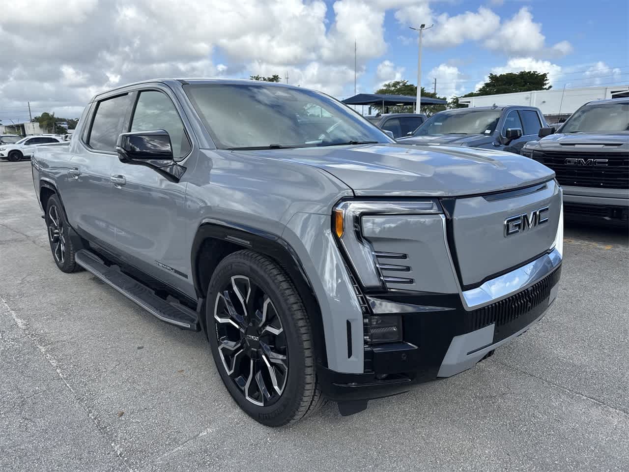 2024 GMC Sierra EV Denali Edition 1 e4WD Crew Cab 9