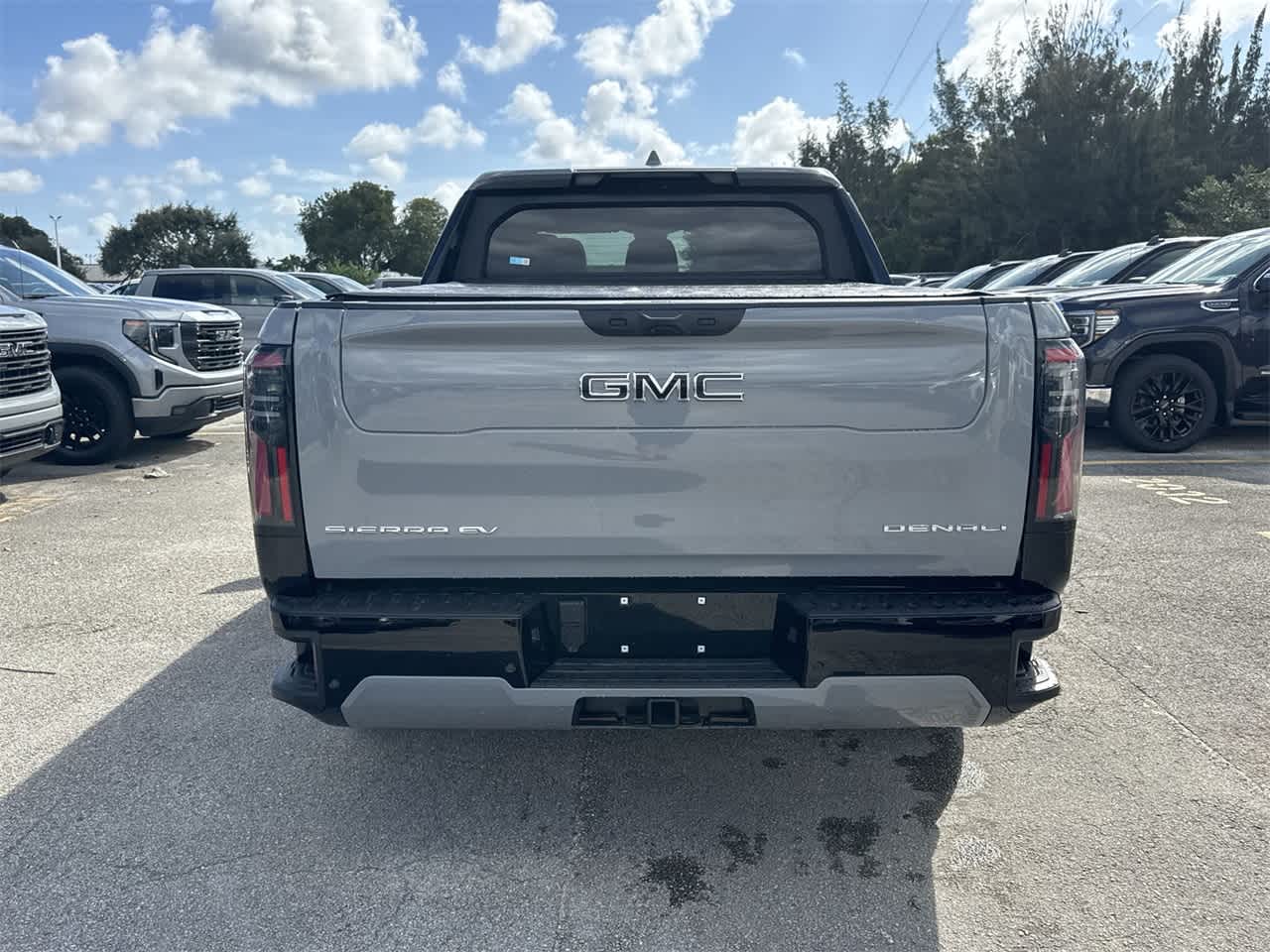 2024 GMC Sierra EV Denali Edition 1 e4WD Crew Cab 11