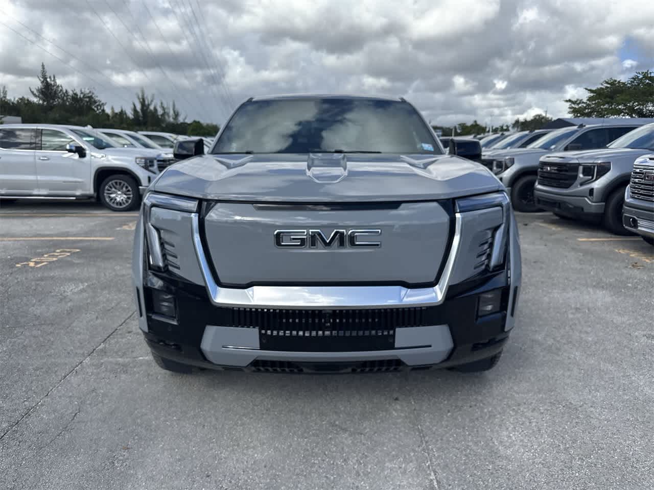 2024 GMC Sierra EV Denali Edition 1 e4WD Crew Cab 8