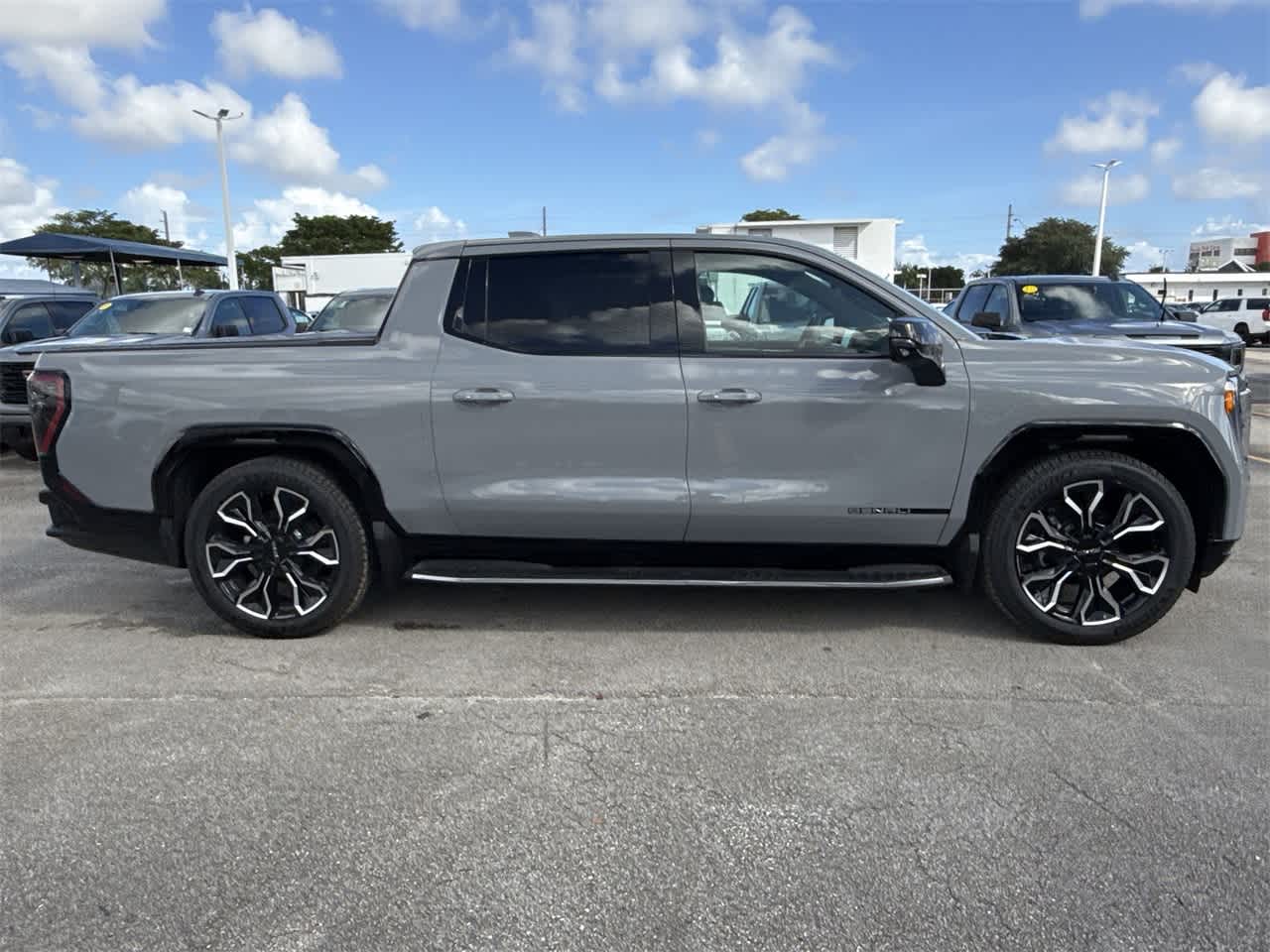 2024 GMC Sierra EV Denali Edition 1 e4WD Crew Cab 10