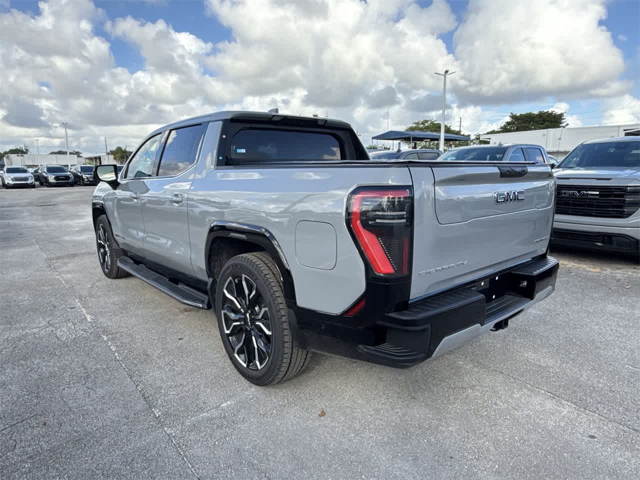 2024 GMC Sierra EV Denali Edition 1 e4WD Crew Cab 13