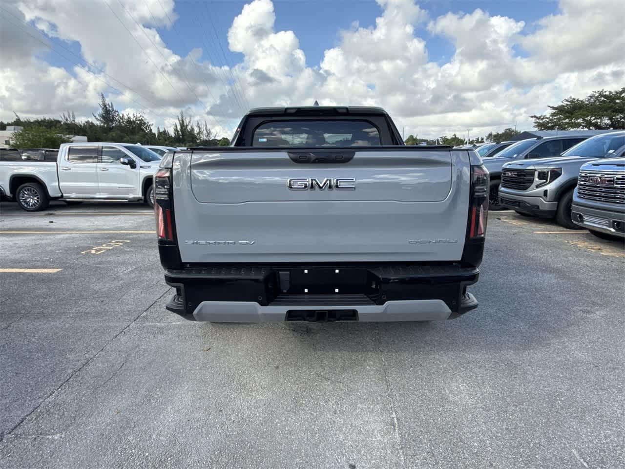 2024 GMC Sierra EV Denali Edition 1 e4WD Crew Cab 11