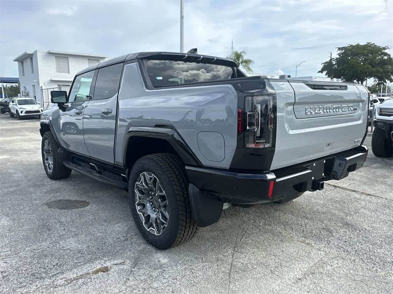 2025 GMC HUMMER EV Pickup 3X e4WD Crew Cab 13