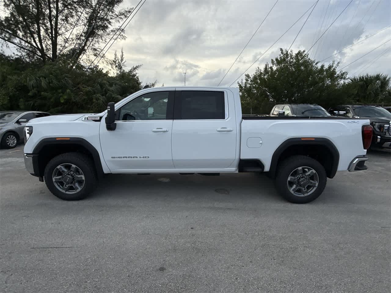 2025 GMC Sierra 2500HD SLE 4WD Crew Cab 159 8