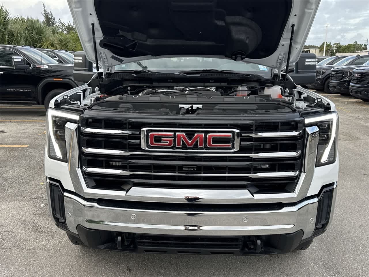 2025 GMC Sierra 2500HD SLE 4WD Crew Cab 159 10