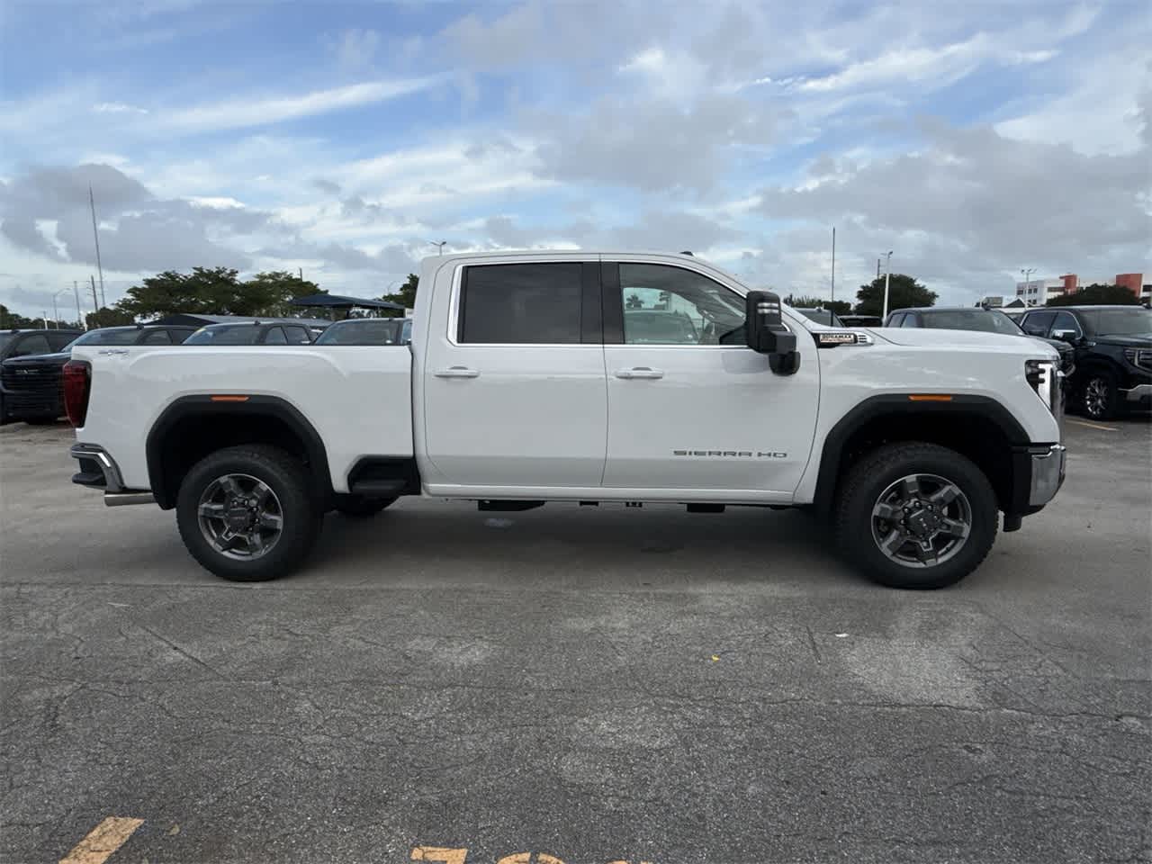 2025 GMC Sierra 2500HD SLE 4WD Crew Cab 159 4