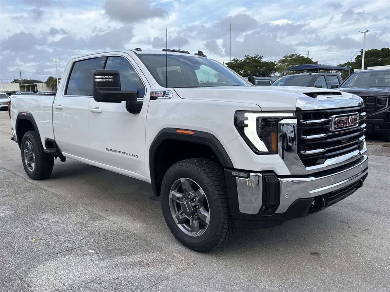 2025 GMC Sierra 2500HD SLE 4WD Crew Cab 159 3