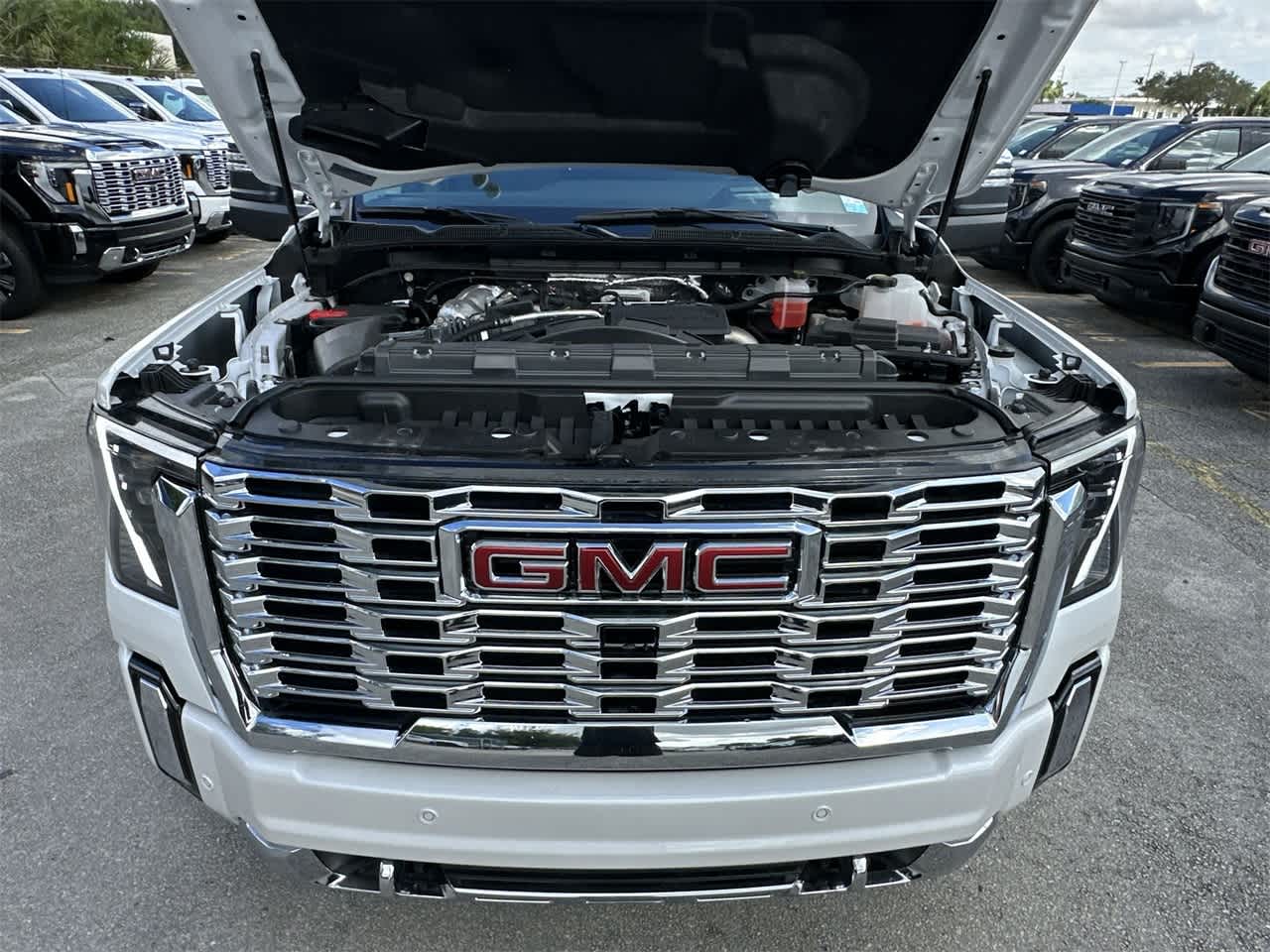 2025 GMC Sierra 2500HD Denali 4WD Crew Cab 159 16