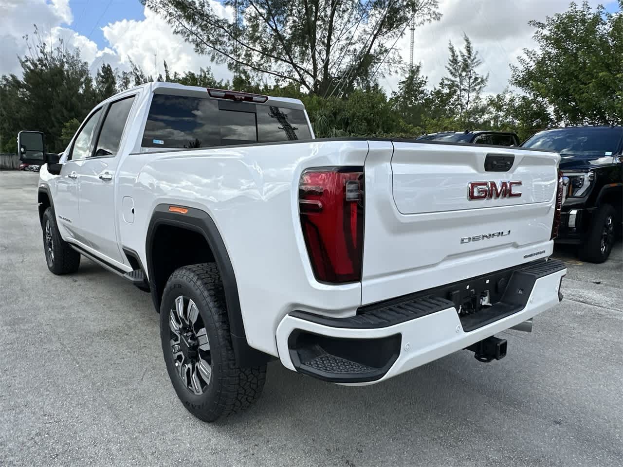 2025 GMC Sierra 2500HD Denali 4WD Crew Cab 159 13