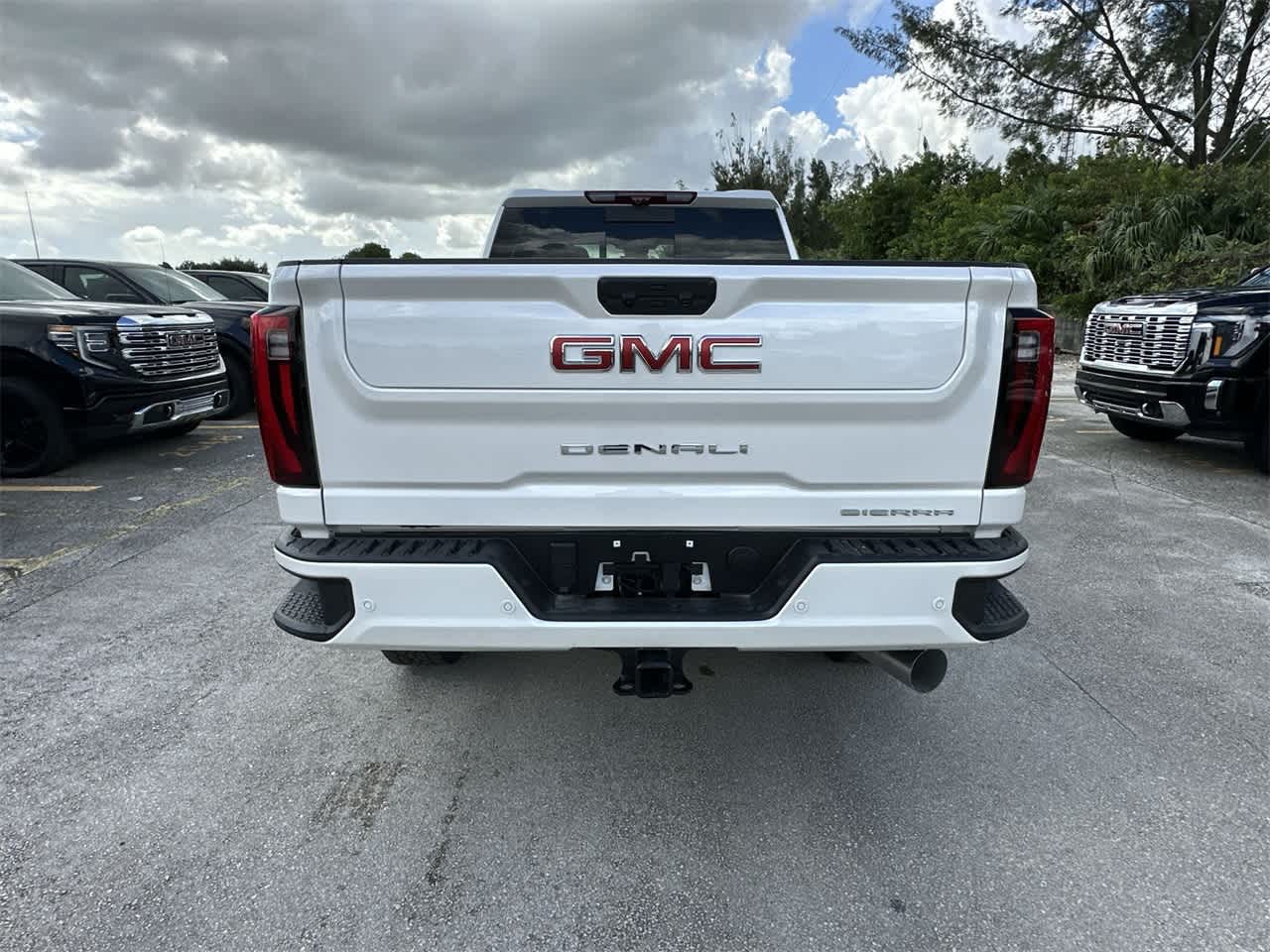 2025 GMC Sierra 2500HD Denali 4WD Crew Cab 159 11