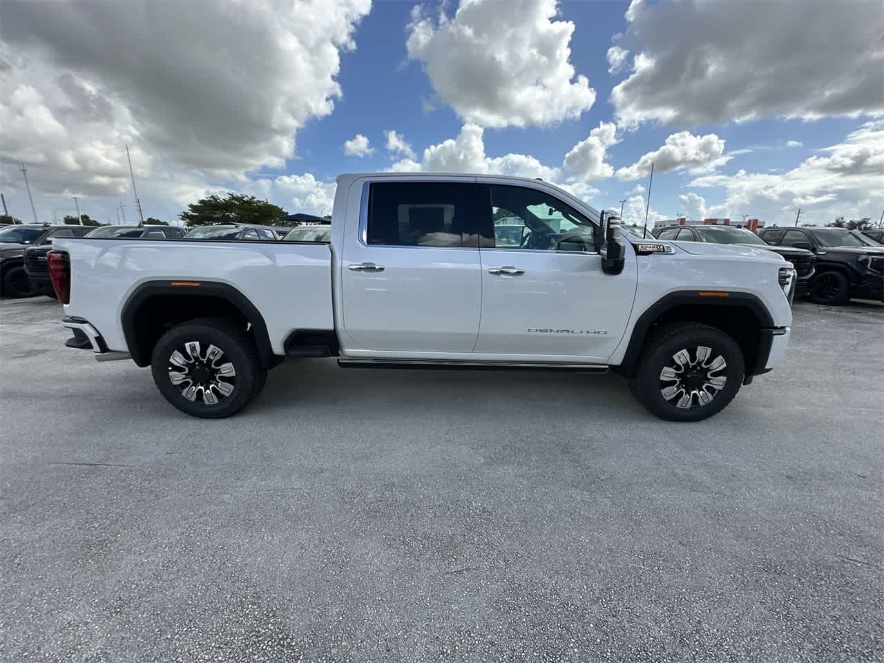 2025 GMC Sierra 2500HD Denali 4WD Crew Cab 159 10