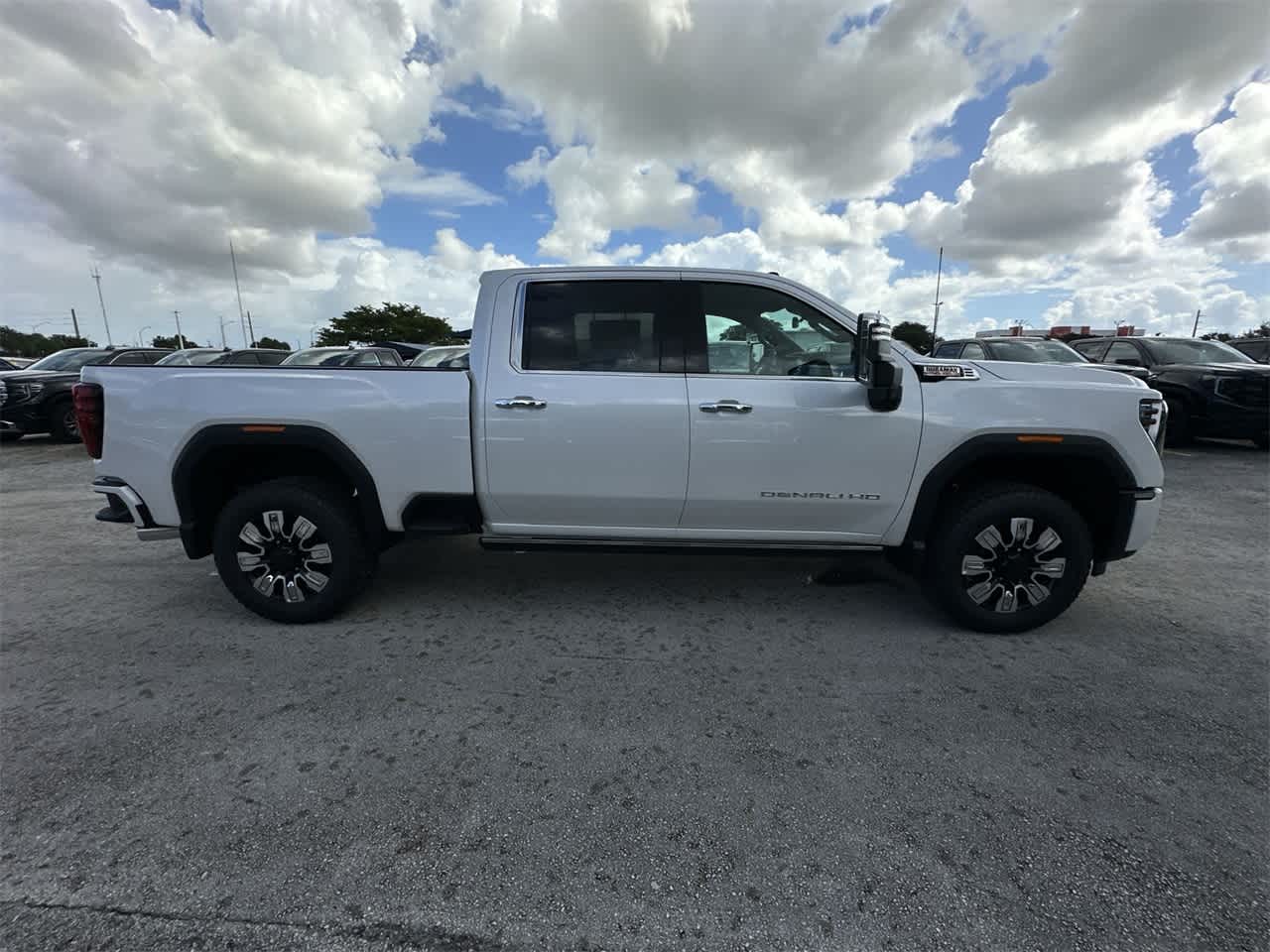 2025 GMC Sierra 2500HD Denali 4WD Crew Cab 159 10