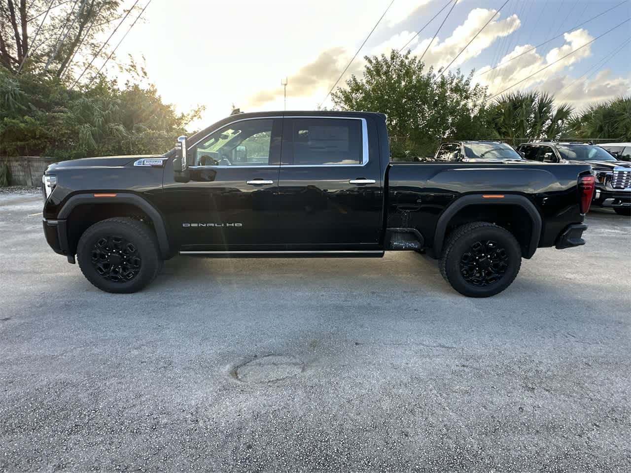 2025 GMC Sierra 2500HD Denali 4WD Crew Cab 159 8