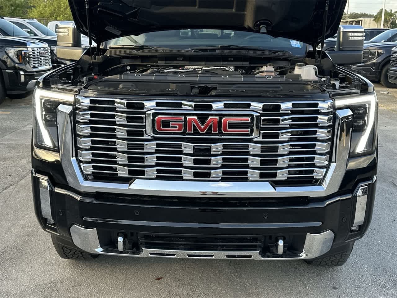 2025 GMC Sierra 2500HD Denali 4WD Crew Cab 159 10