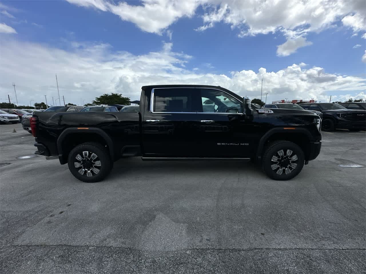 2025 GMC Sierra 2500HD Denali 4WD Crew Cab 159 10