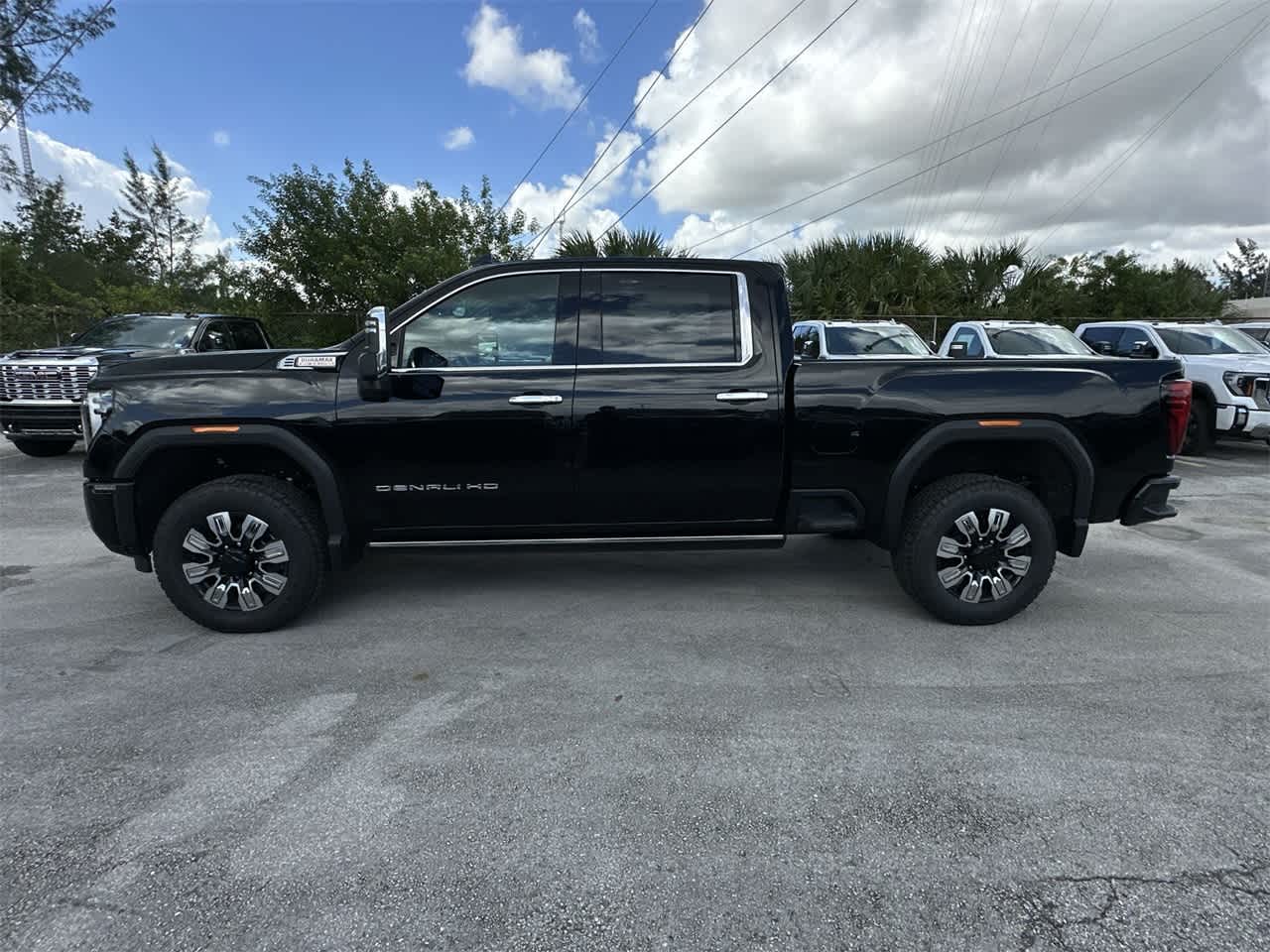 2025 GMC Sierra 2500HD Denali 4WD Crew Cab 159 14