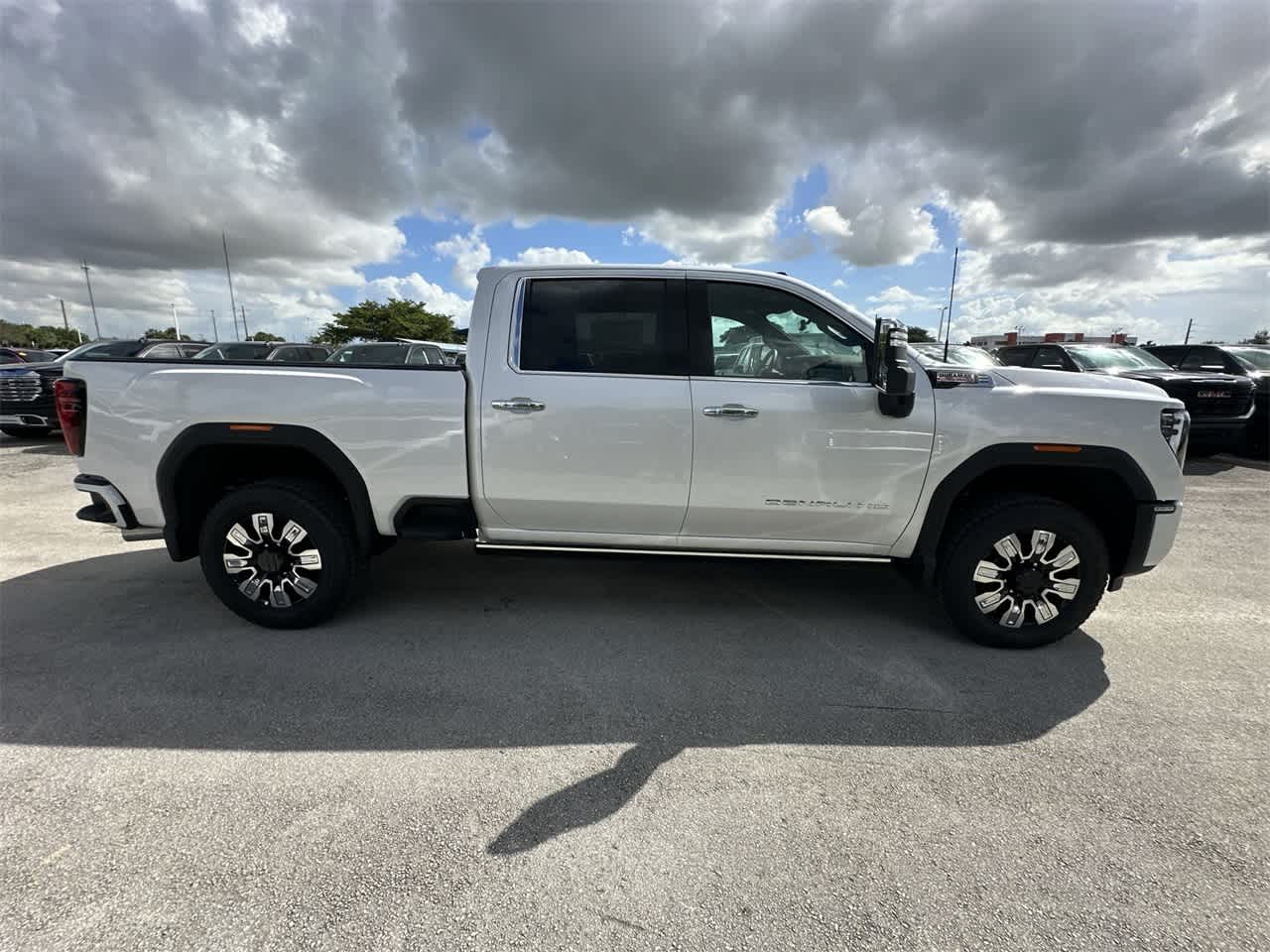 2025 GMC Sierra 2500HD Denali 4WD Crew Cab 159 10