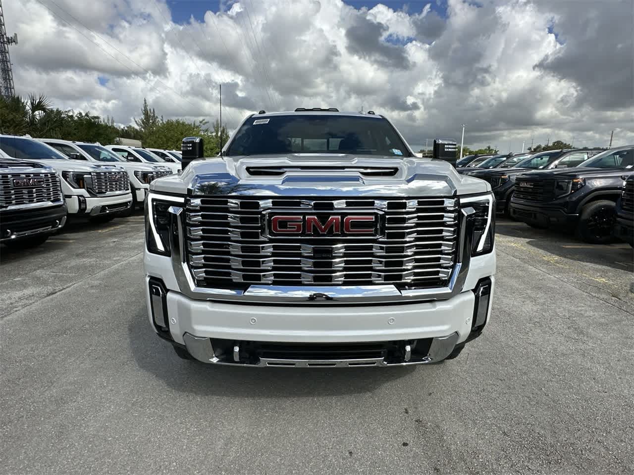 2025 GMC Sierra 2500HD Denali 4WD Crew Cab 159 8