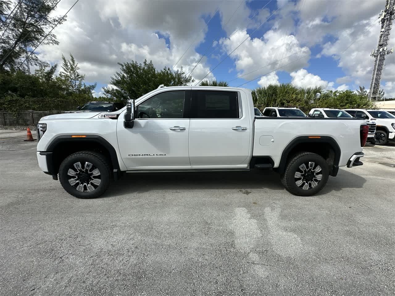 2025 GMC Sierra 2500HD Denali 4WD Crew Cab 159 14