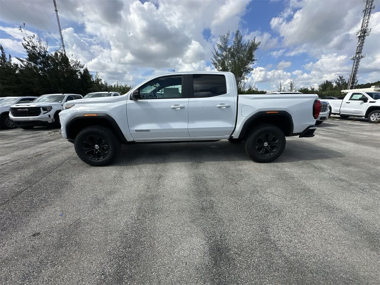 2024 GMC Canyon 2WD Elevation Crew Cab 8