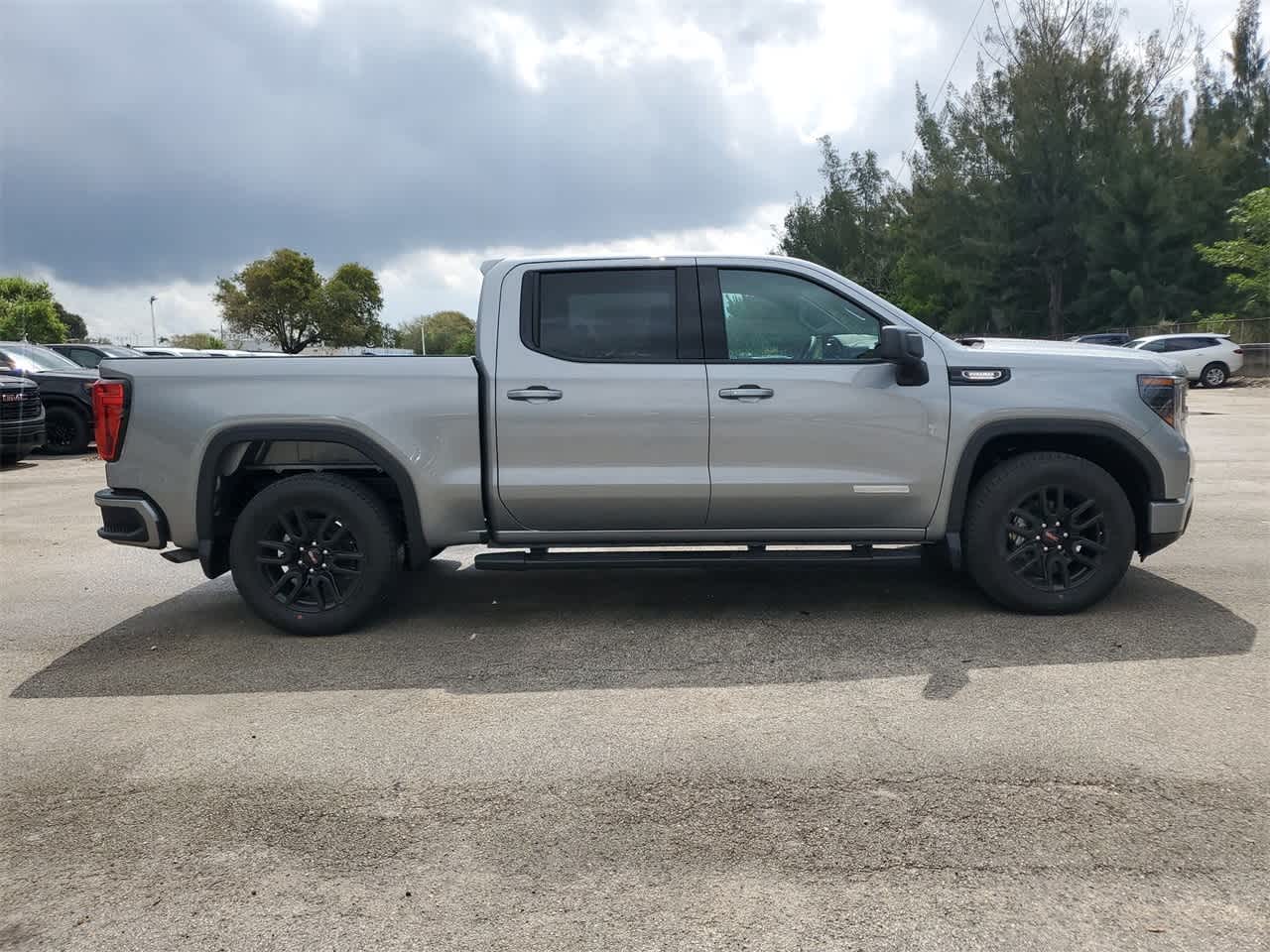 2024 GMC Sierra 1500 Elevation 2WD Crew Cab 147 4