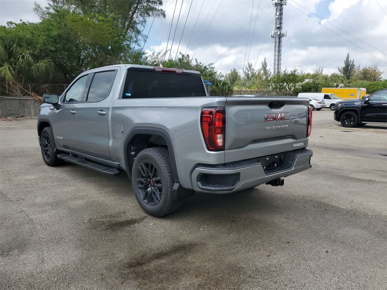 2024 GMC Sierra 1500 Elevation 2WD Crew Cab 147 7