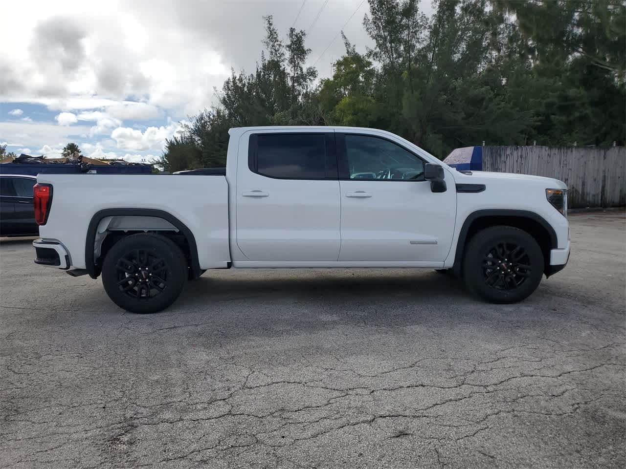 2024 GMC Sierra 1500 Elevation 2WD Crew Cab 147 4