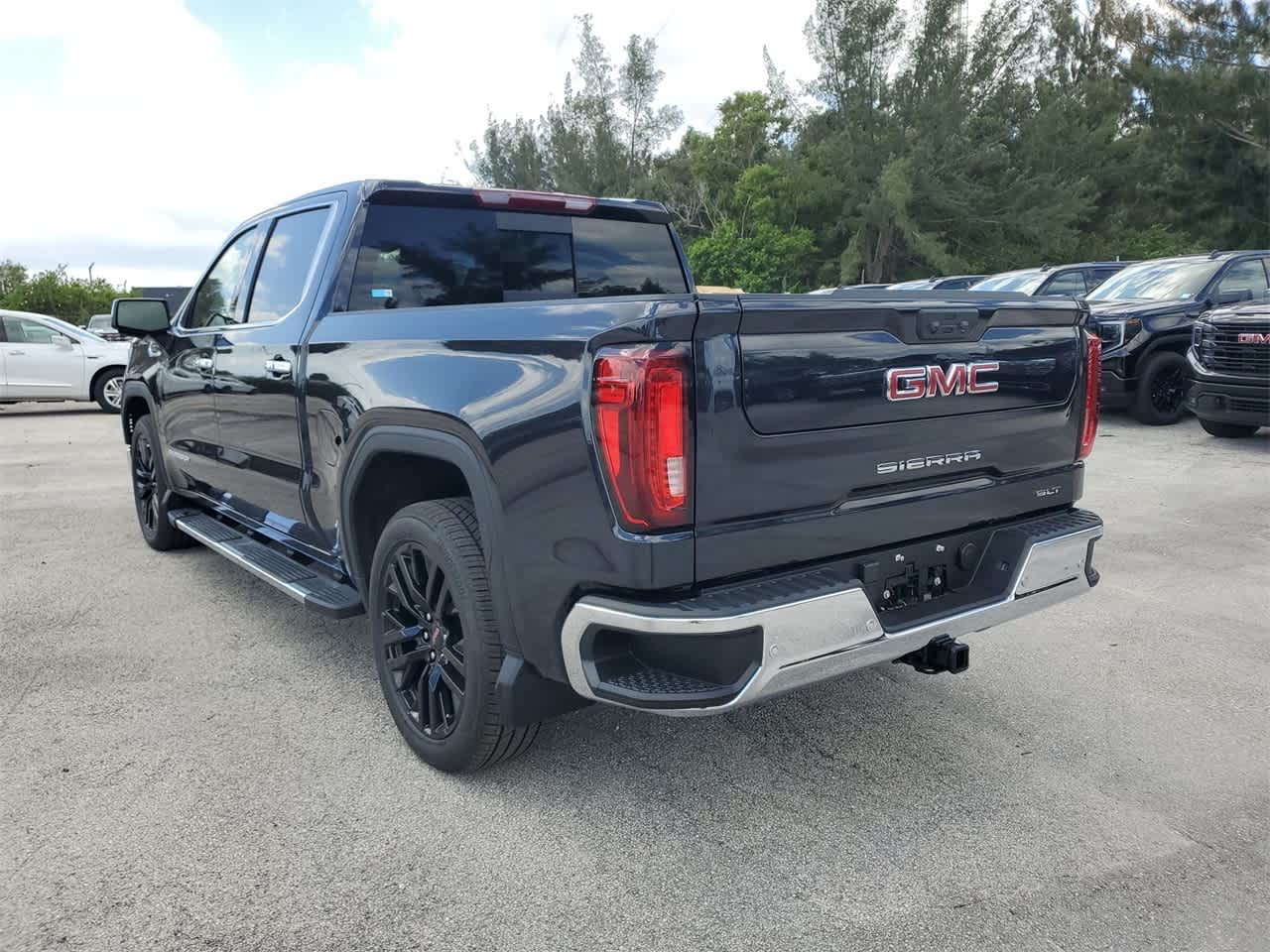 2024 GMC Sierra 1500 SLT 2WD Crew Cab 147 7