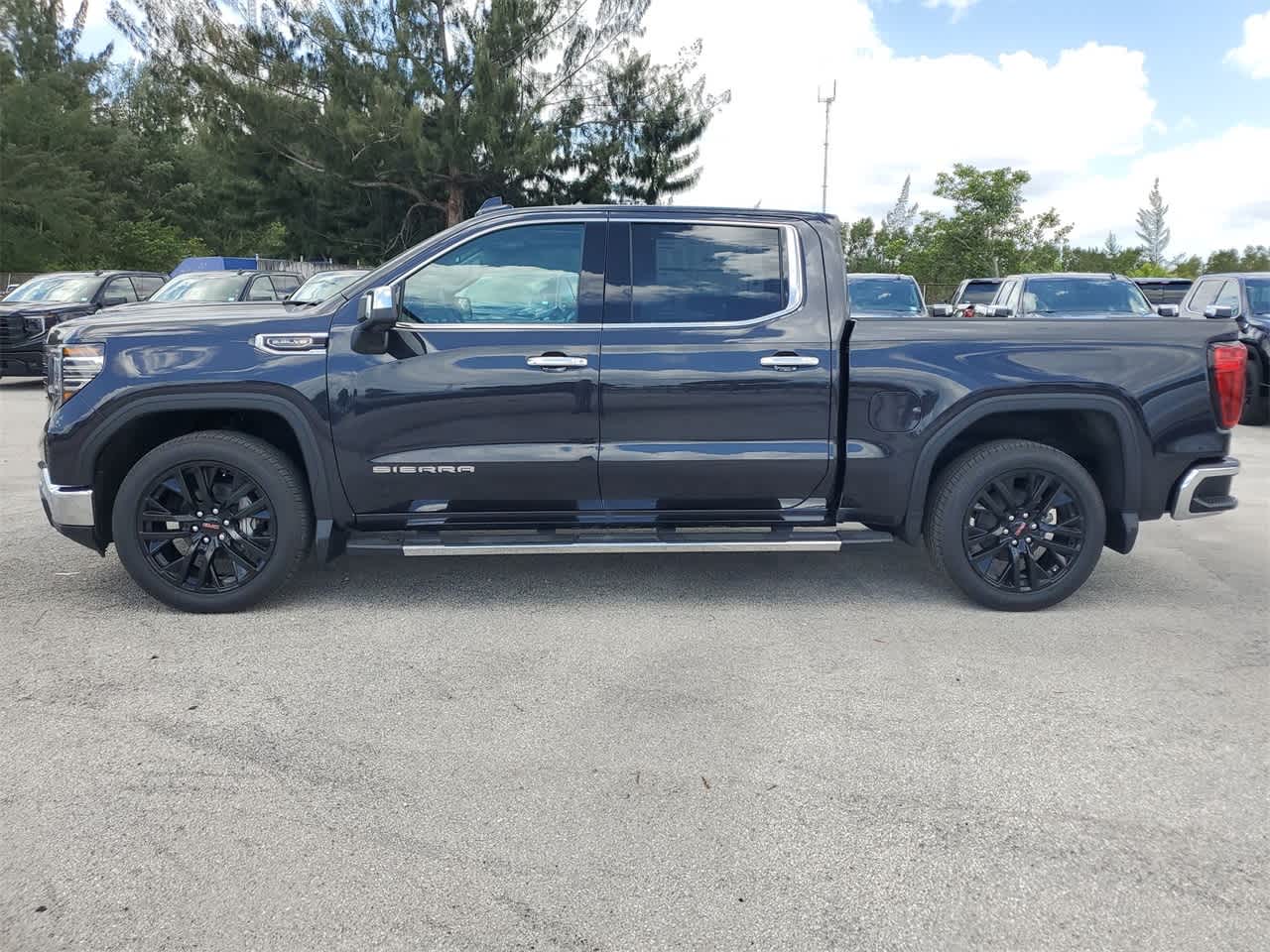 2024 GMC Sierra 1500 SLT 2WD Crew Cab 147 8