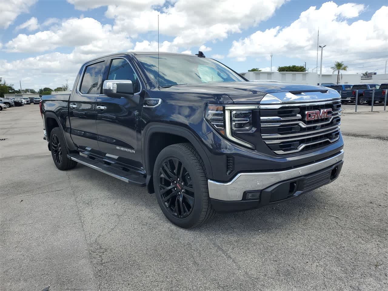 2024 GMC Sierra 1500 SLT 2WD Crew Cab 147 3