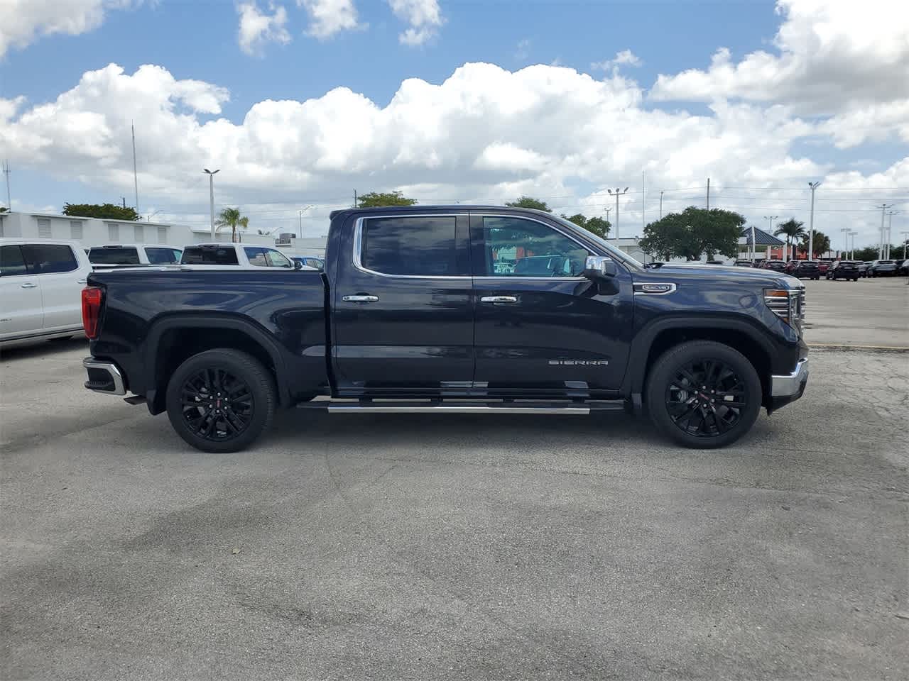 2024 GMC Sierra 1500 SLT 2WD Crew Cab 147 4