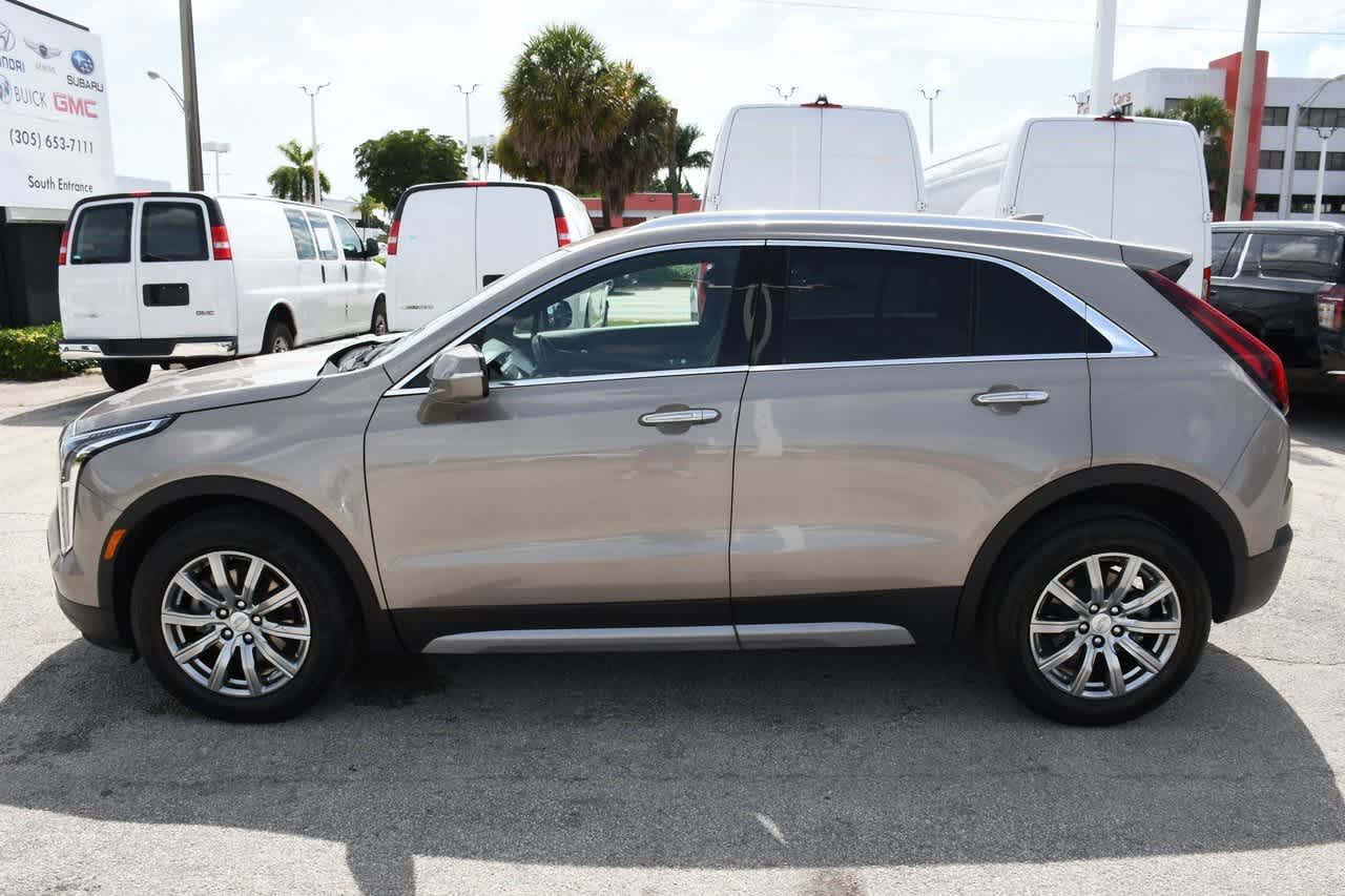 2023 Cadillac XT4 FWD Premium Luxury 2