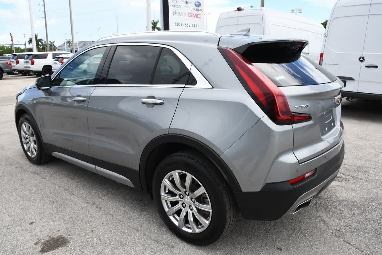 2023 Cadillac XT4 FWD Premium Luxury 4