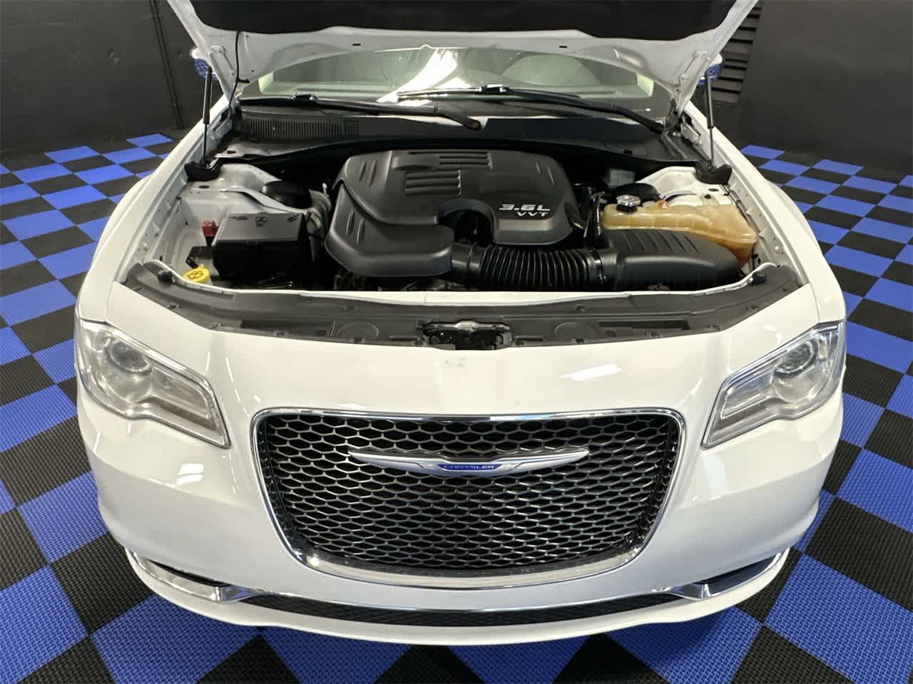 2019 Chrysler 300 Limited 10