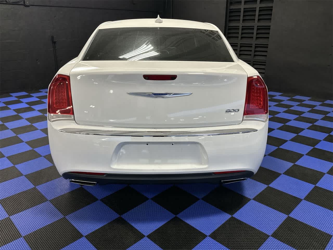 2019 Chrysler 300 Limited 5