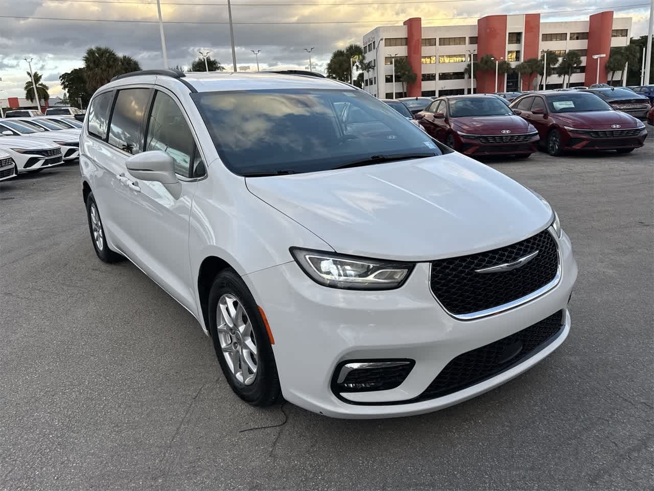 2022 Chrysler Pacifica Touring L 3