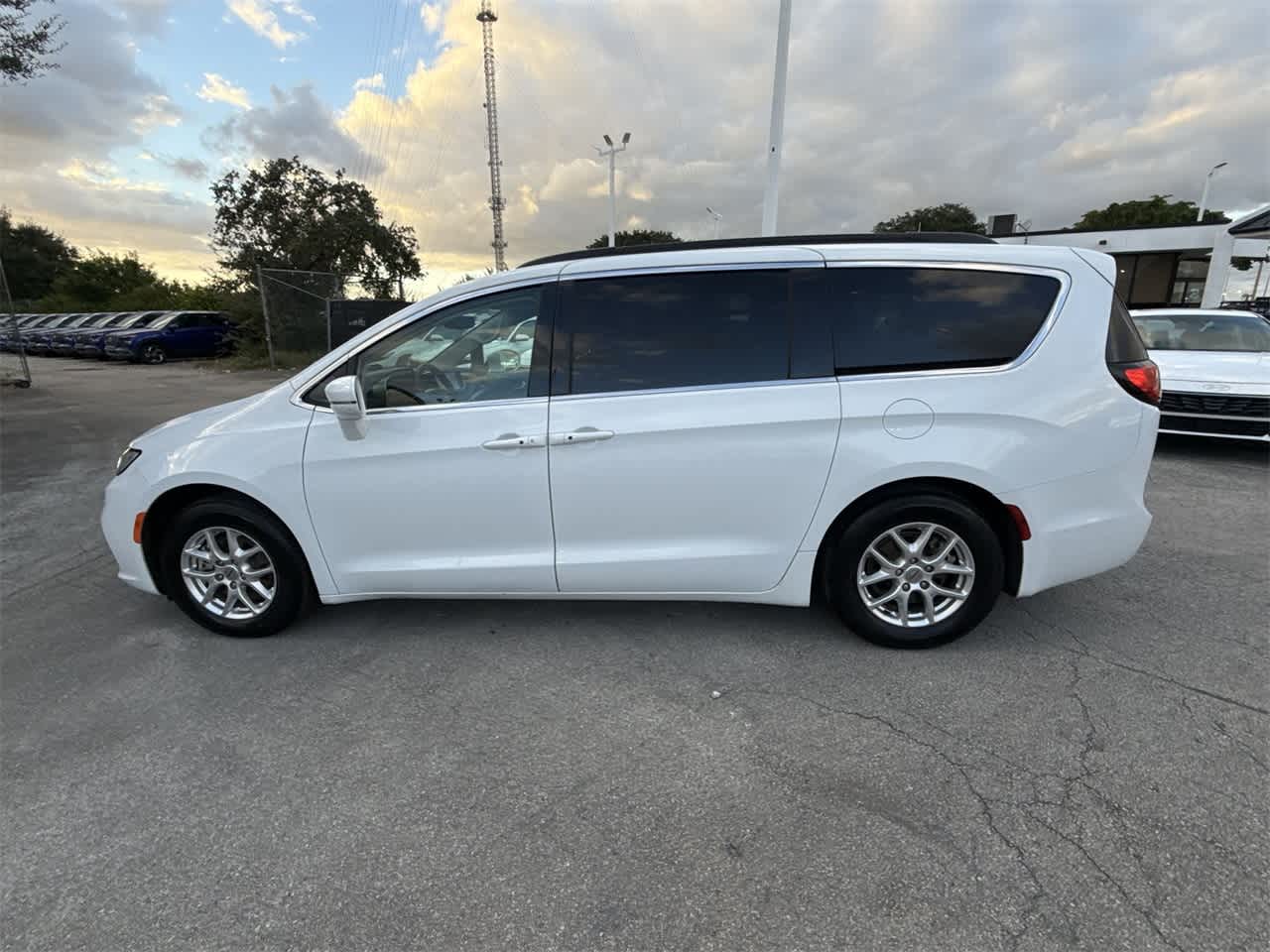 2022 Chrysler Pacifica Touring L 8