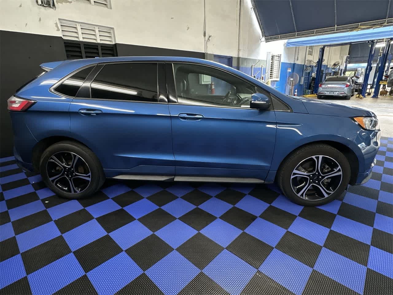 2019 Ford Edge ST 4