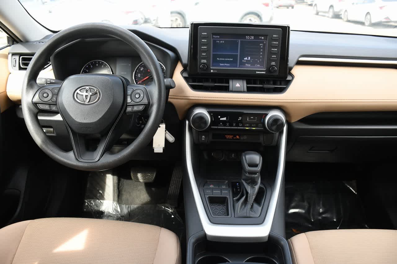 2021 Toyota RAV4 LE 12