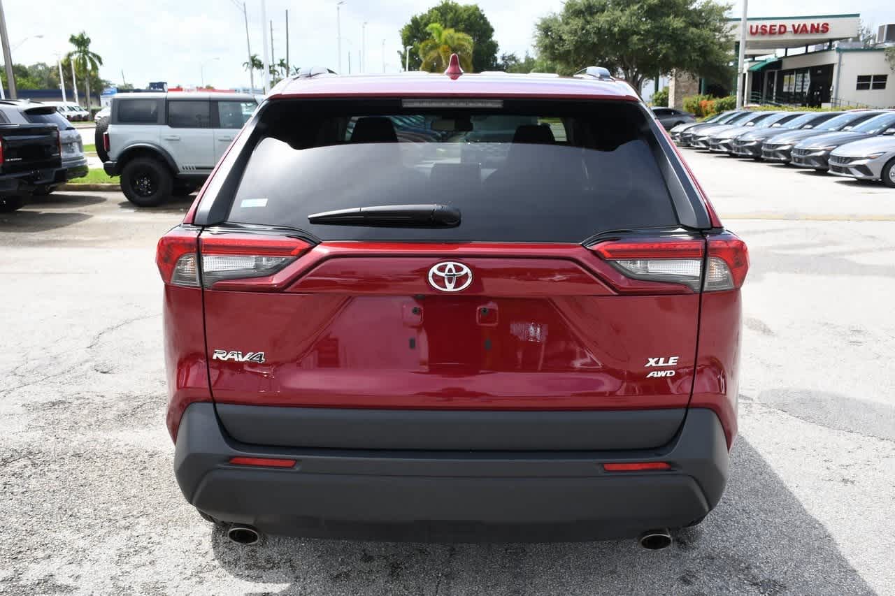 2023 Toyota RAV4 XLE 5